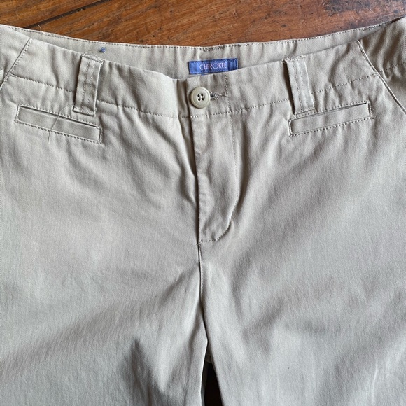 ❄️ Cropped Khakis by Cherokee, size 12 - Picture 4 of 5
